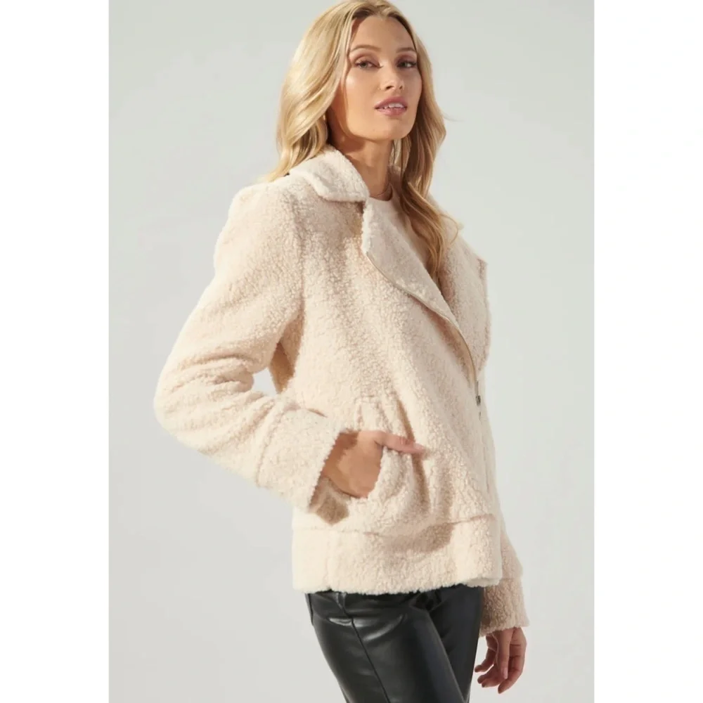 NEW! SUGARLIPS- Cream Beige Neutral Rowan Faux Sherpa Moto Jacket NWT Size Large